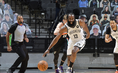 nba湖人vs全场直播