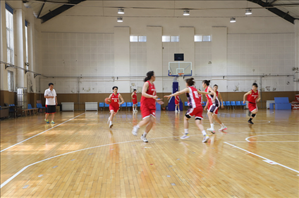 nba直播主持人男的是谁