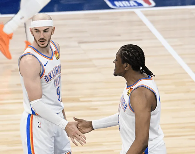 24/25赛季NBA Skip：卡鲁索篮球智商极高&预判能力出众，运动能力也非常强