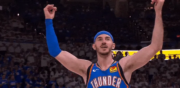 24/25赛季NBA无处不在！卡鲁索前场原地反抢，亚历山大造成犯规领先30分