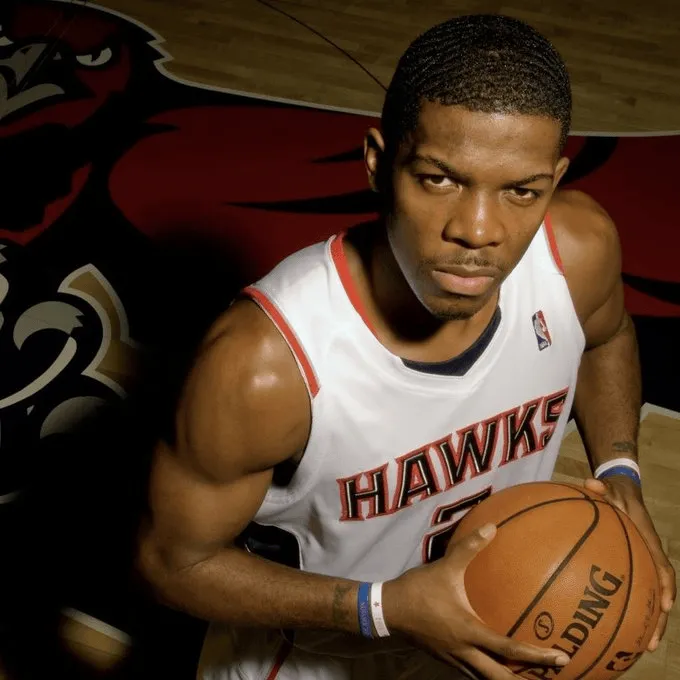 2025-2026赛季NBA美媒晒乔-约翰逊生涯数据并发问：他能进入名人堂吗？