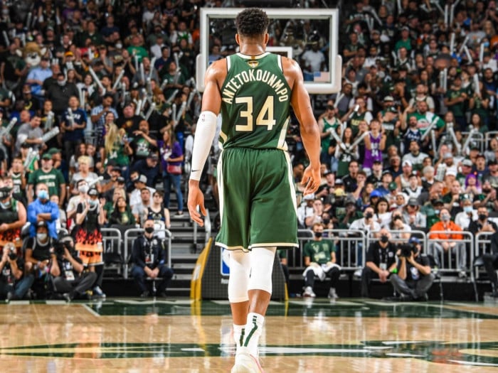 jrkan直播nba活塞与湖人全场回放
