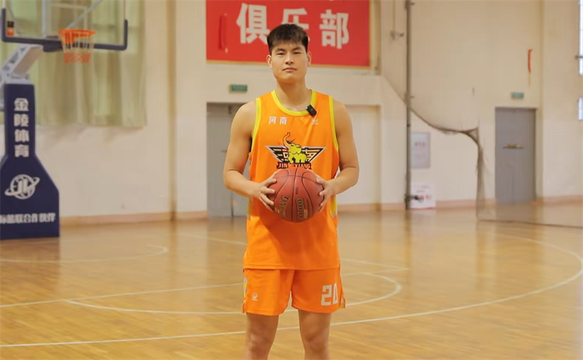 国足与卡塔尔比赛直播