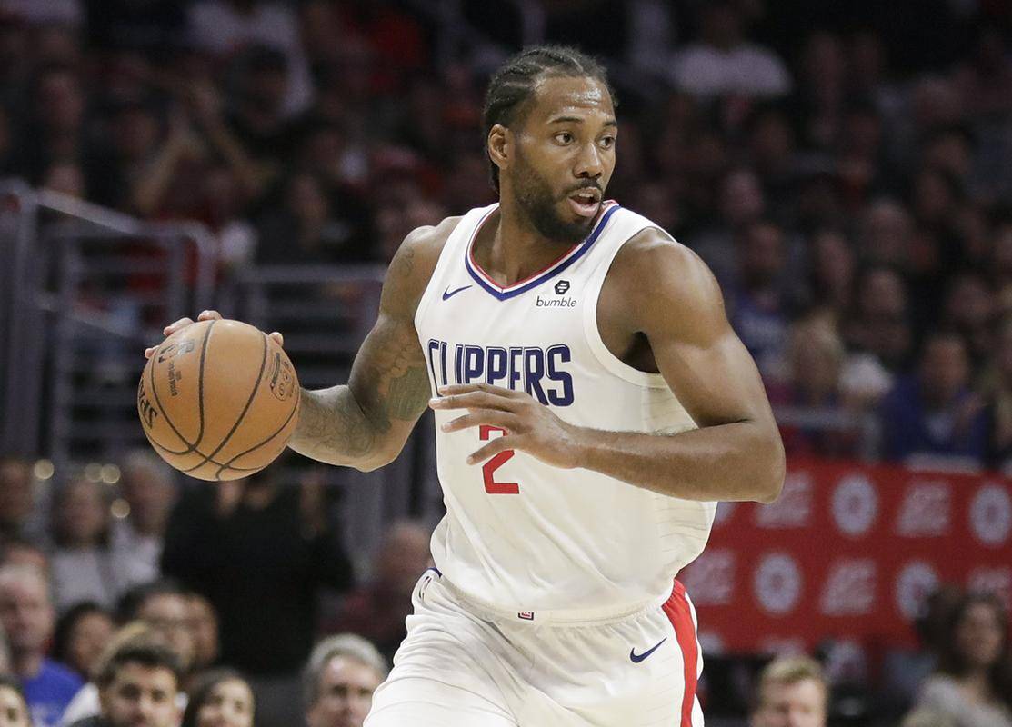 伦纳德揭幕战成疑，快船总裁直言无法预测