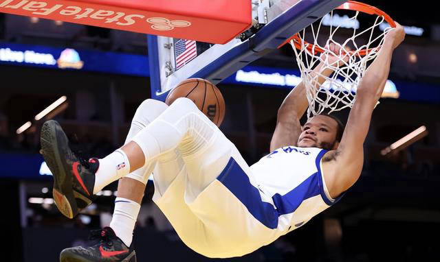 凯文-诺克斯季后赛爆发：投篮与三分命中率均超六成