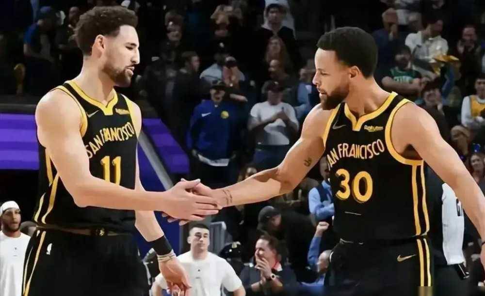 库里展望与克莱首战：先庆祝再战斗，兄弟情深赛场见