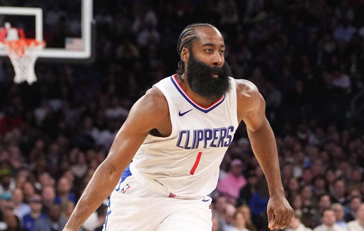 哈登手感欠佳仍全能，17+11+9助球队前行