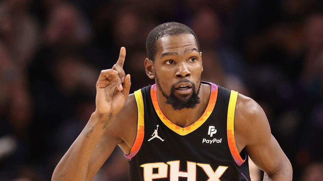 新赛季！太阳晒布克杜兰特合练照，4胜1负佳绩喜人