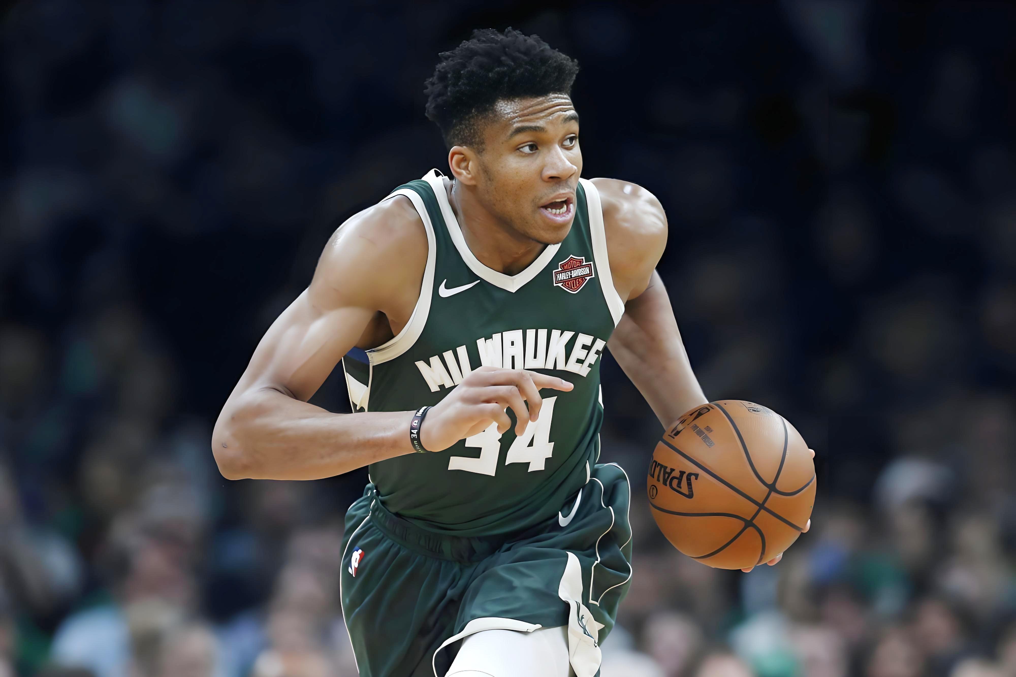 &zwnj;雄鹿伤病魔咒延续：字母哥跟腱隐患成2025赛季最大定时炸弹