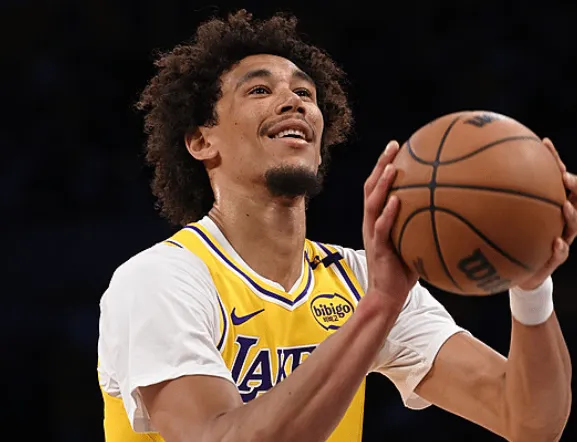 吃到饱！海斯半场砍下19分，已经追平湖人生涯单场得分纪录