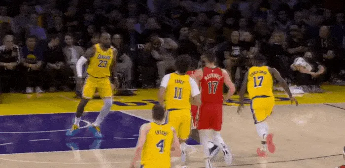 起势！鹈鹕连续抢断反击打成，第二节一波17-4追平湖人