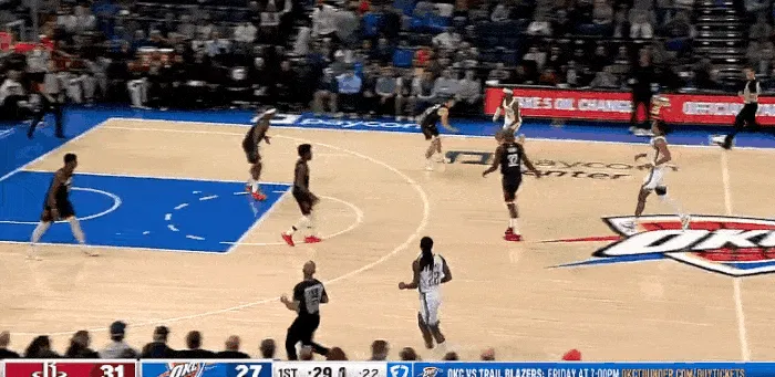 无人可挡！24/25赛季NBA3/4日亚历山大单挑谢泼德撤步三分命中，首节砍下20分