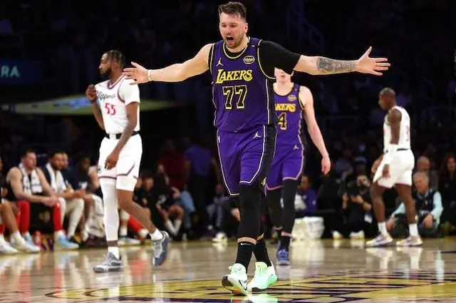 芬尼-史密斯谈东契奇关键后撤步三分：我知道他想找回状态