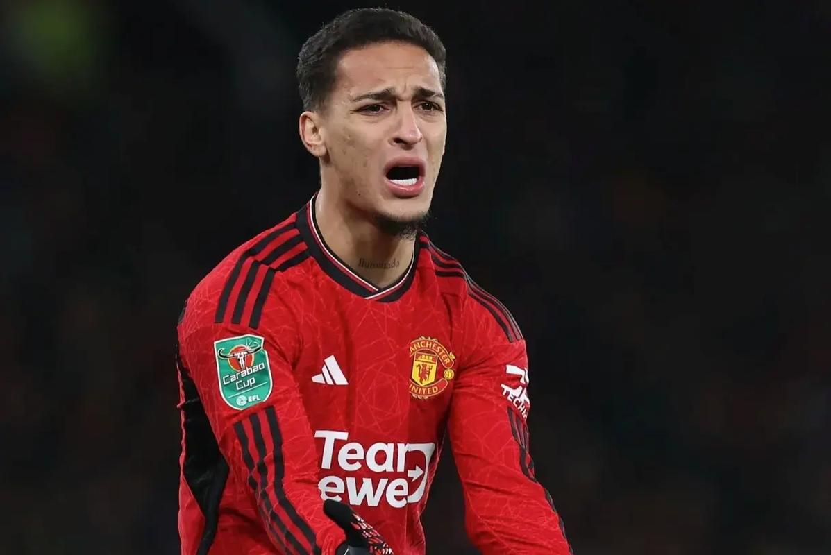 安东尼要求更多出场，否则或将离队！曼联面临抉择